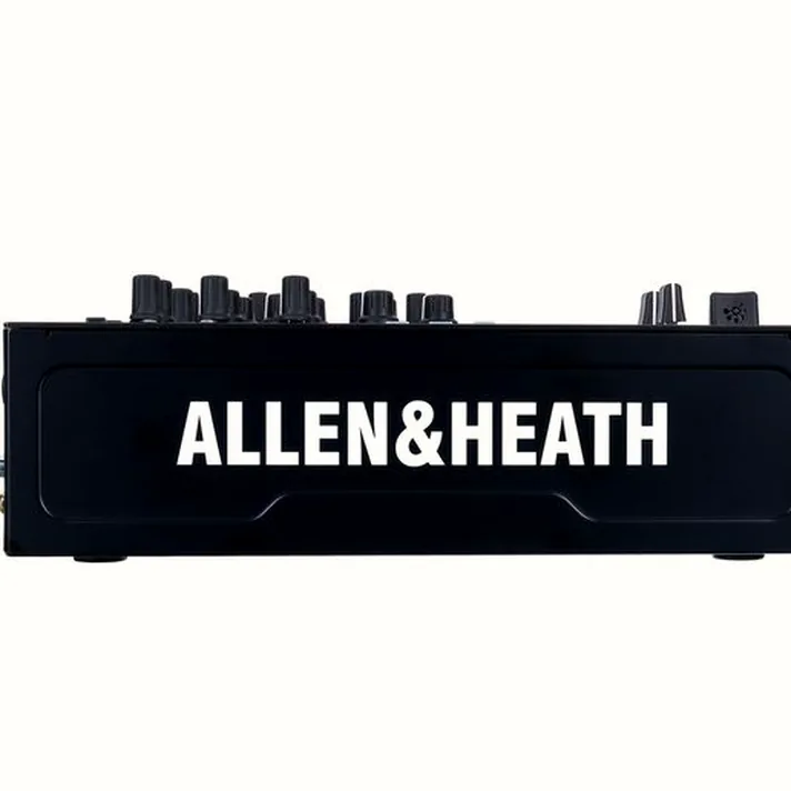 Détail vue 7 — Allen & Heath Xone 24C Case Bundle
