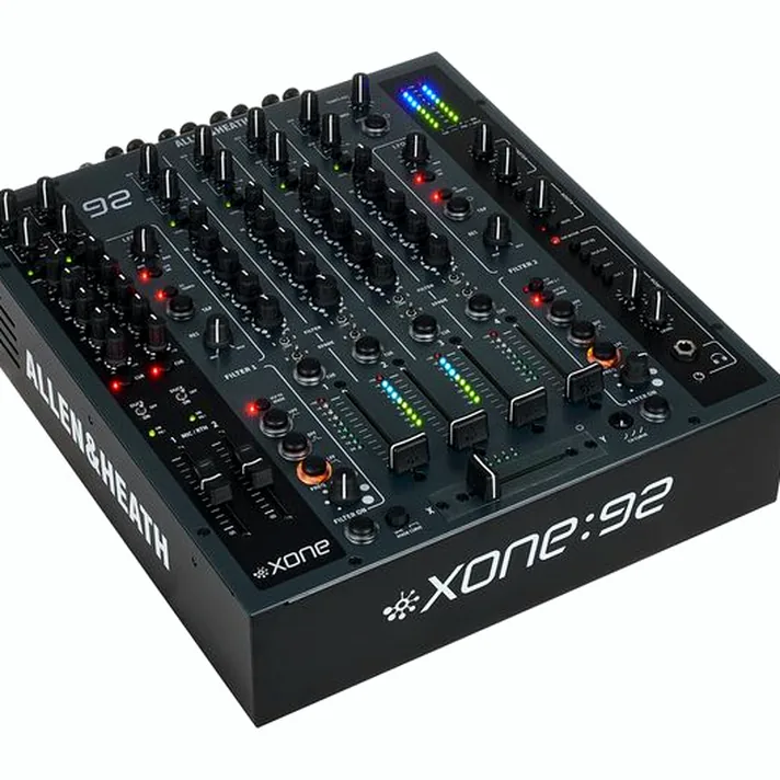 Détail vue 3 — Allen & Heath Xone:92 MK2 Case Bundle