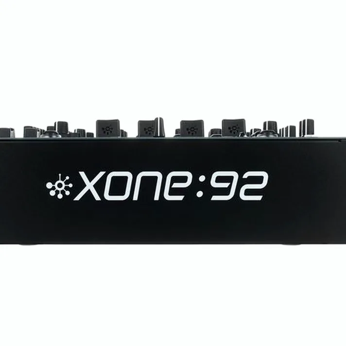 Détail vue 7 — Allen & Heath Xone:92 MK2 Case Bundle