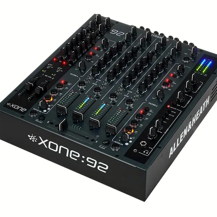 Détail vue 1 — Allen & Heath Xone:92 MK2 Inlay Case Bundle