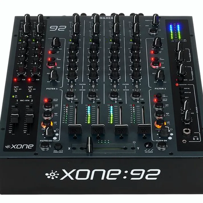 Détail vue 2 — Allen & Heath Xone:92 MK2 Inlay Case Bundle