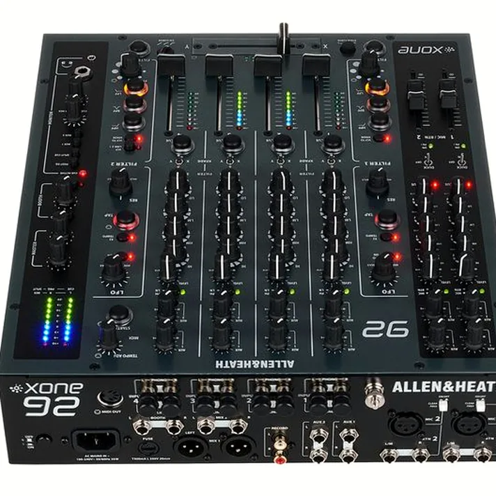 Détail vue 3 — Allen & Heath Xone:92 MK2 Inlay Case Bundle
