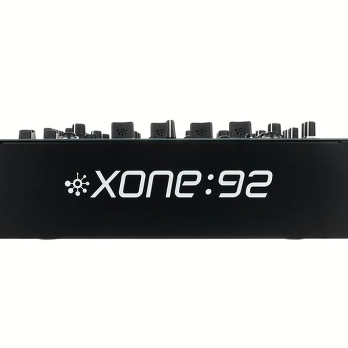 Détail vue 6 — Allen & Heath Xone:92 MK2 Inlay Case Bundle