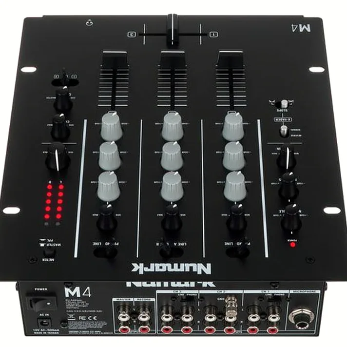 Détail vue 4 — Numark M 4 Black
